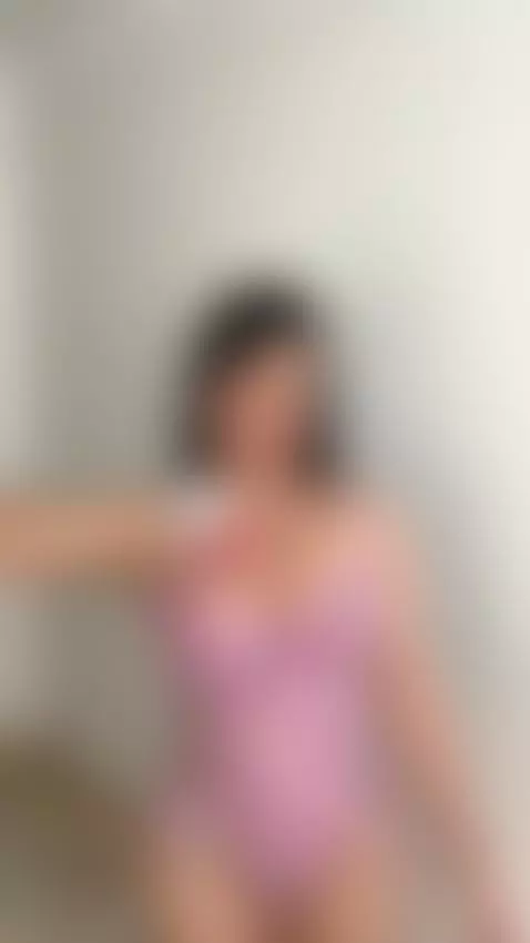 me limpias con tu lenguita ? 🥵😈 by lauh99