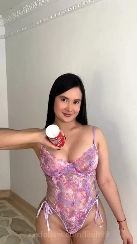 me limpias con tu lenguita ? 🥵😈 by lauh99