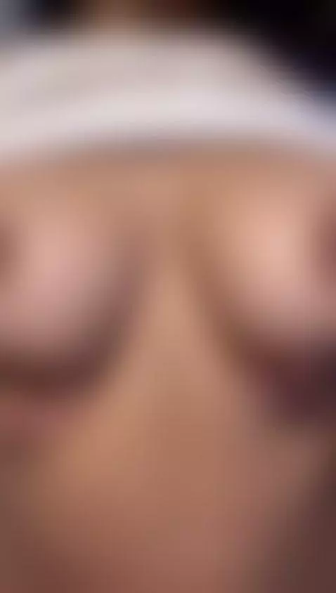 I love my breasts and you? My weights are getting wet, do yo... by aidamoreno