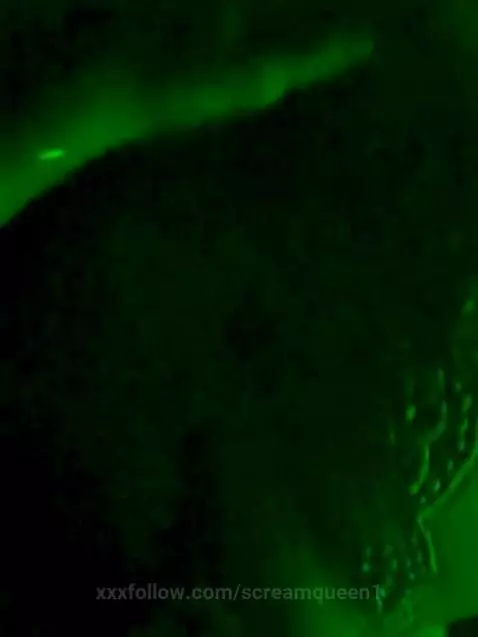 Te gustaria estar a oscuras mientras me das en cuatro? 🍑 by screamqueen1