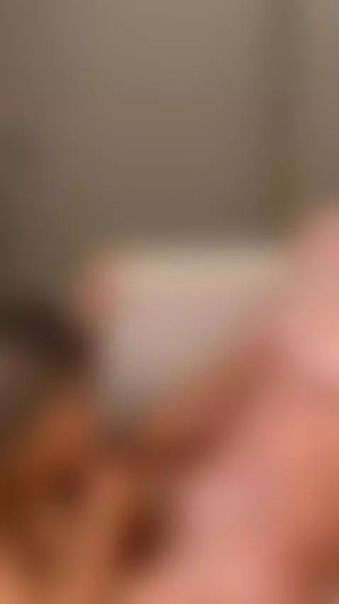 Mi hermanastra me la chupa miestras tomaba un baño! by zackwhiter