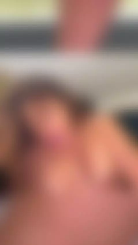 Esta morona me va a sacar todo 🥵 by zackwhiter