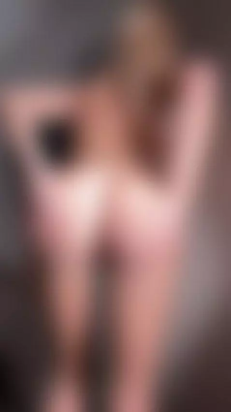 Juisy ass🍑 by skyresss