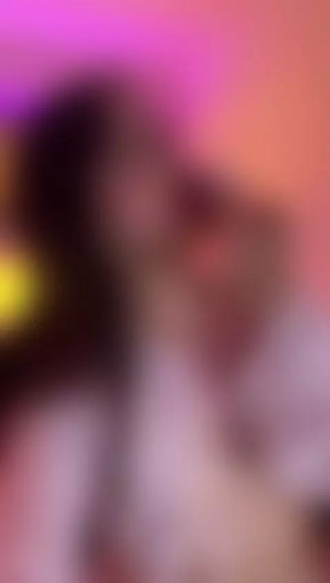 Do we eat strawberries? by bayonetta-x