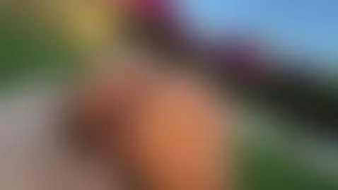 Jovencita le gusta cabalgar encima de una gran polla venosa by xaviphoto
