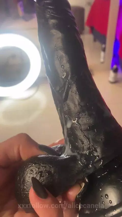 amo este dildo 😈💦 si quieres rl video pidemelo https://onlyf... by alicecanela