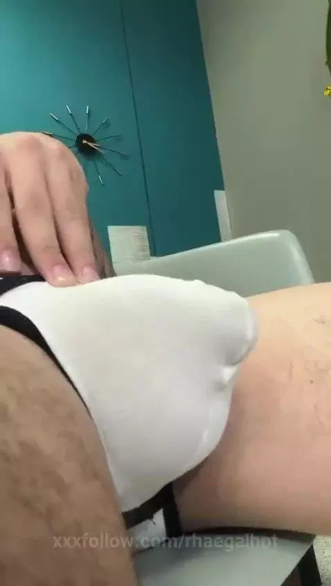 Say hello to my lil friend by rhaegalhot