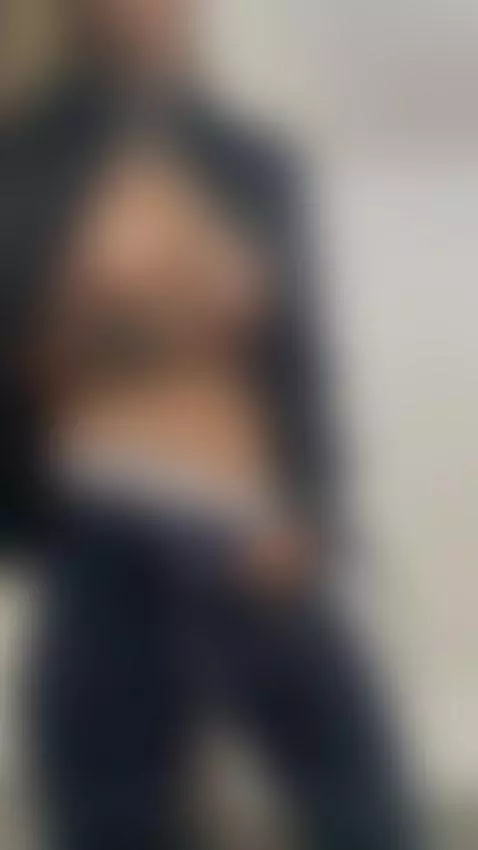 Llegue caliente de mi reunion 🙈
#onlyfans by palechor69