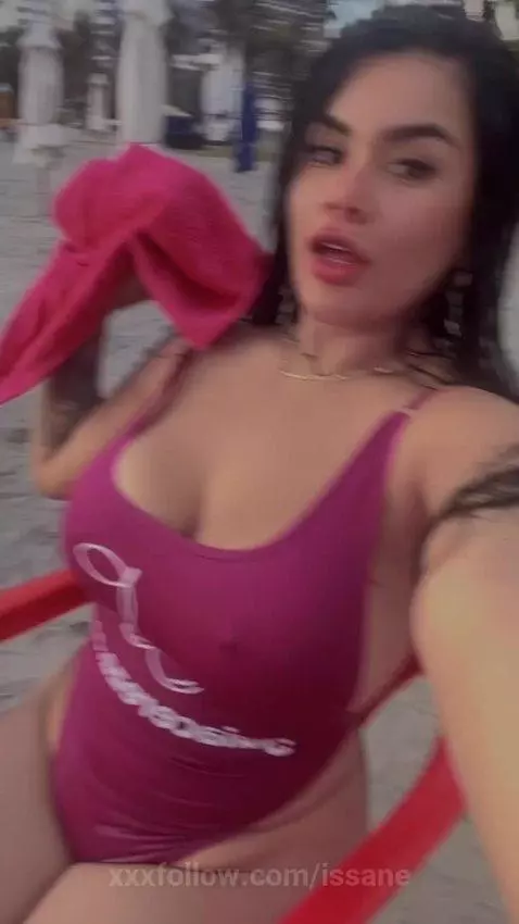 Watching you while I get wet 😏 by issane