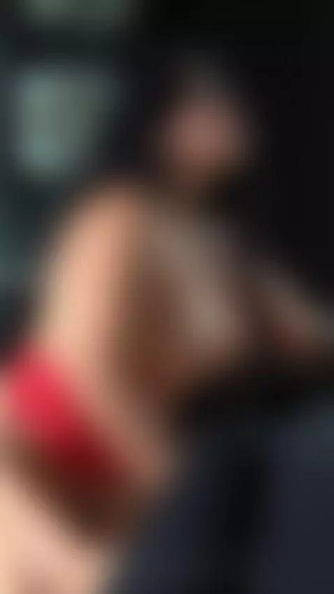 Haciendome mojar con esta rica verga 🍆🥵 by issane