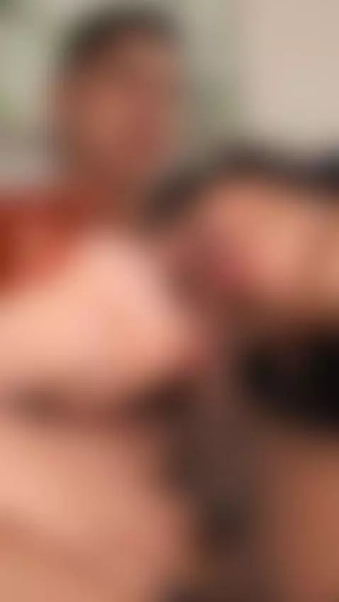 Compartiendo verga con mi amiga, juntas la mojamos y la sabo... by issane