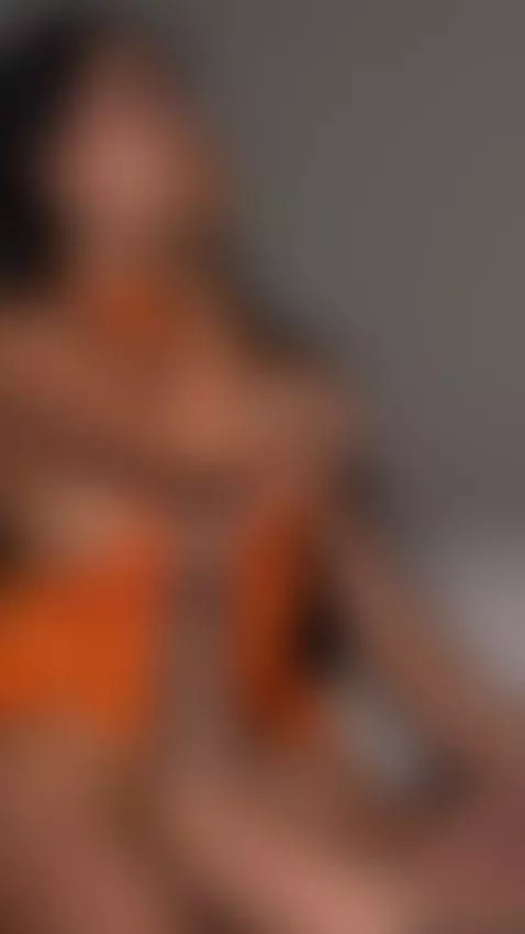 Haciendo rebotar mis enormes tetas y con toda su verga adent... by issane