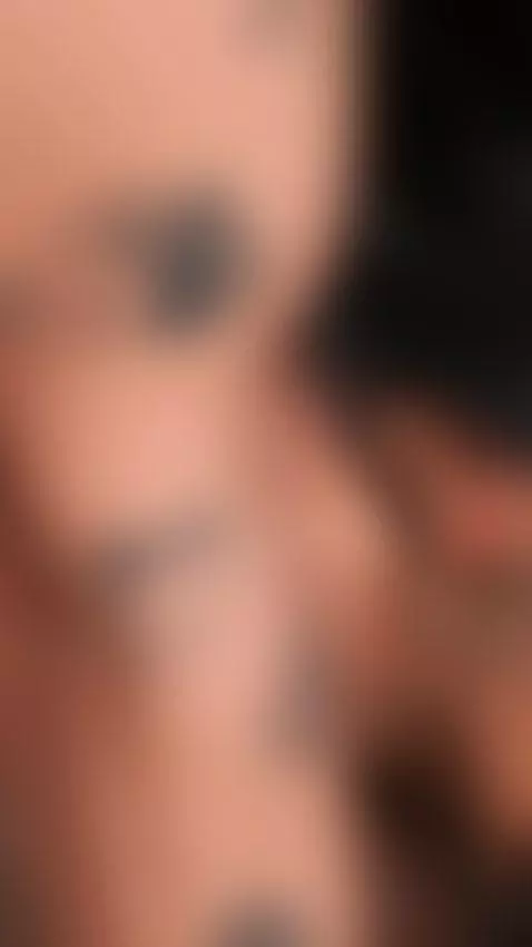 Chupando y mojandolo para meterlo en mi coño🍆💋 by issane