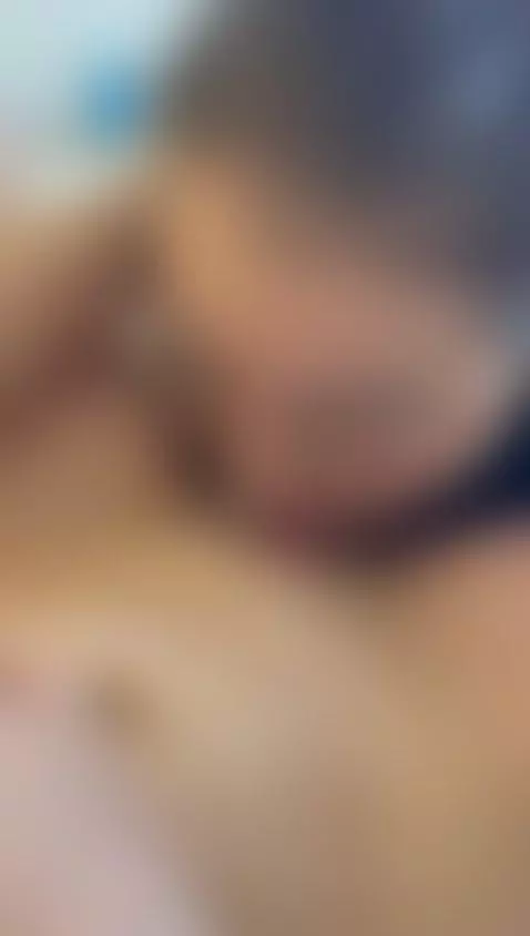 I love to suck my best friend and give her pleasure by moorita27