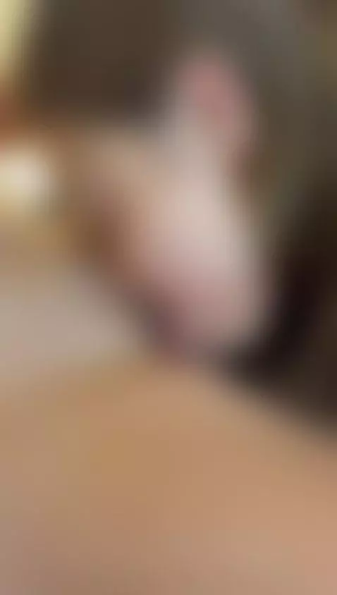 I love to suck my best friend's pussy by moorita27