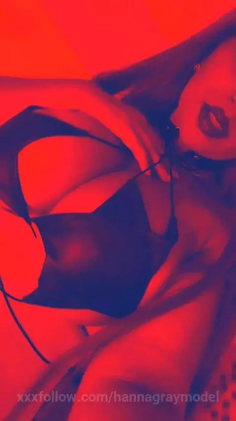 Do you want touch me ? 😈I'm ready  to play with u, do you wa... by hannagraymodel