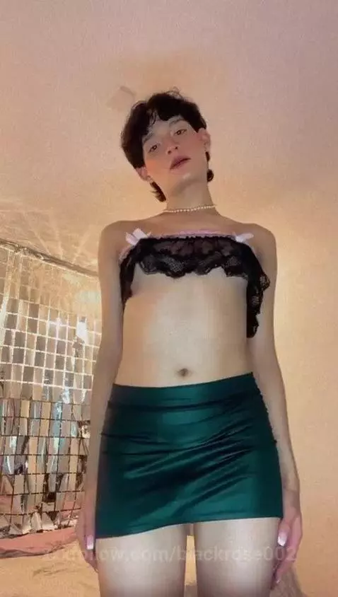 Touch My Hot Body 😈Go to play on
https://chaturbate.com/in/?... by blackrose002