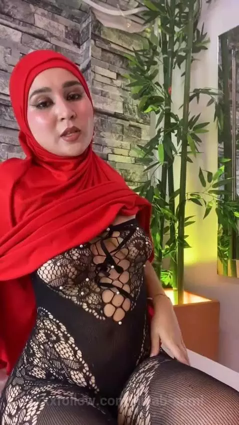 Silence in My Lips, Fire in My Hips 🌙🔥 Let me show you what ... by hiyab-sami