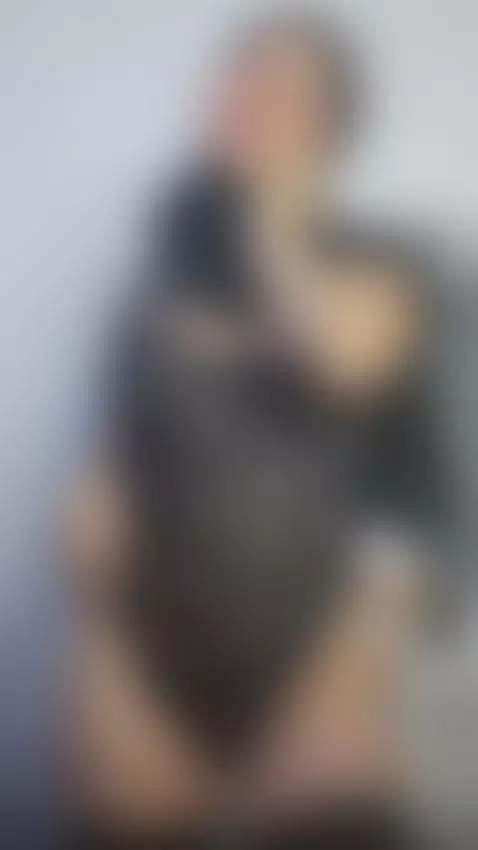 My curves are designed for your delight. 😉💋 by hiyab-sami