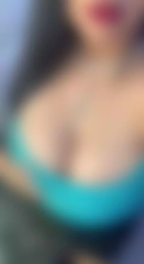 Iam online 🍒 by sheyla-hills