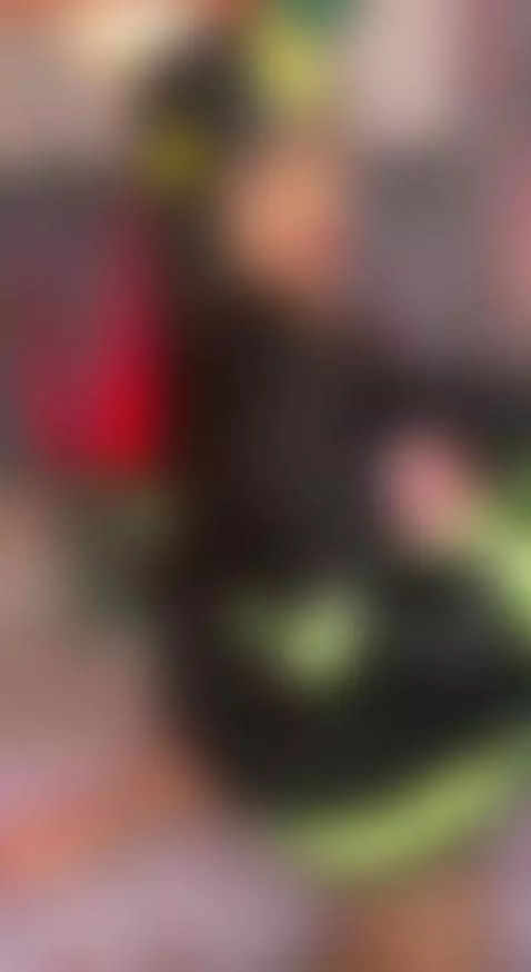 Is hot in here 🔥 by sheyla-hills