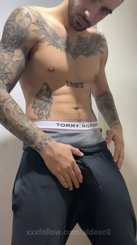 Don’t look too long… you might get addicted by eldesc0