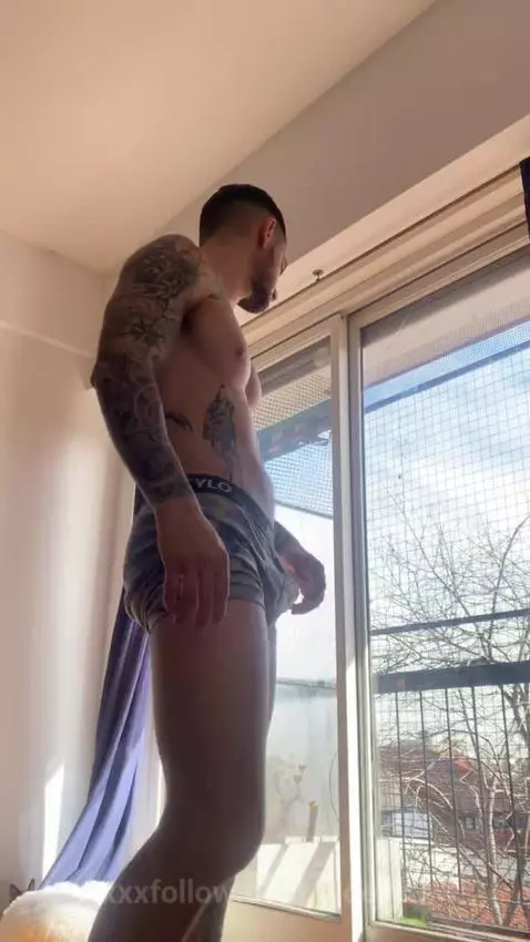 You can look, but you can’t touch… yet. by eldesc0