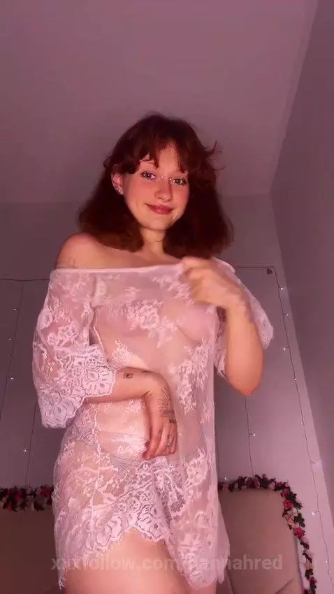 My slender body wants to feel your touch 😍💜 by hannahred