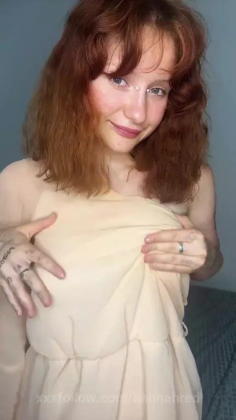 ✨My tits are small but I still look fuckable right 💟 by hannahred