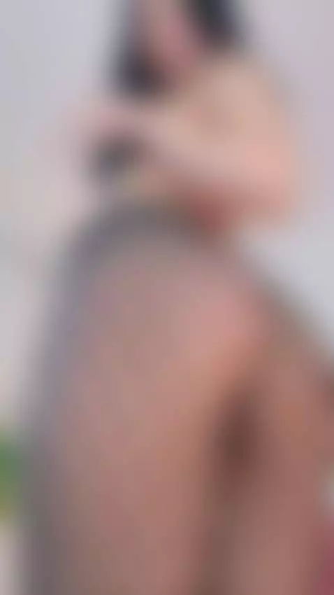 show pantyhouse for u ? u esnt seduce u in my room? by valentinarossi1