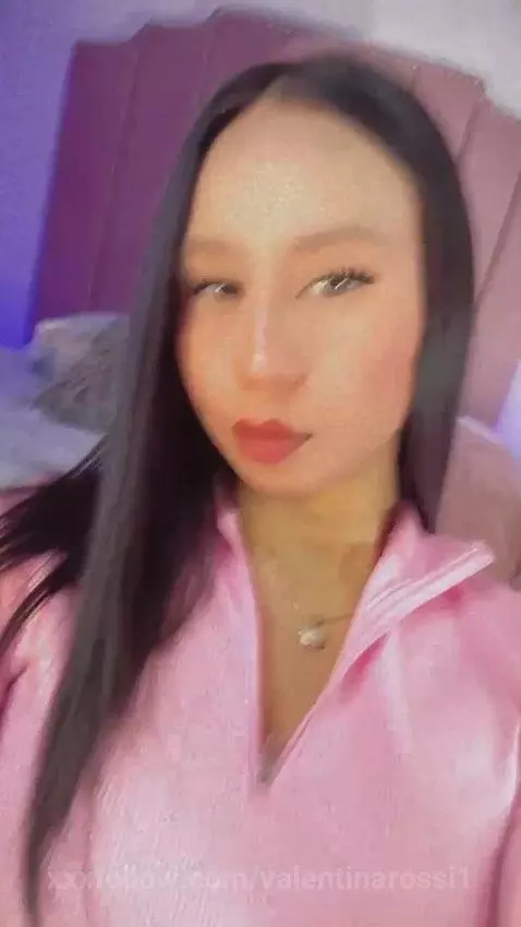 do you  want dancing for u? 💋💋👀👀 by valentinarossi1