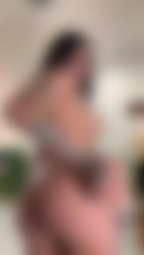 Si me porto mal me nalgueas? by ishollyshit