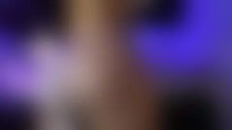 Me das un poco de leche? by ishollyshit