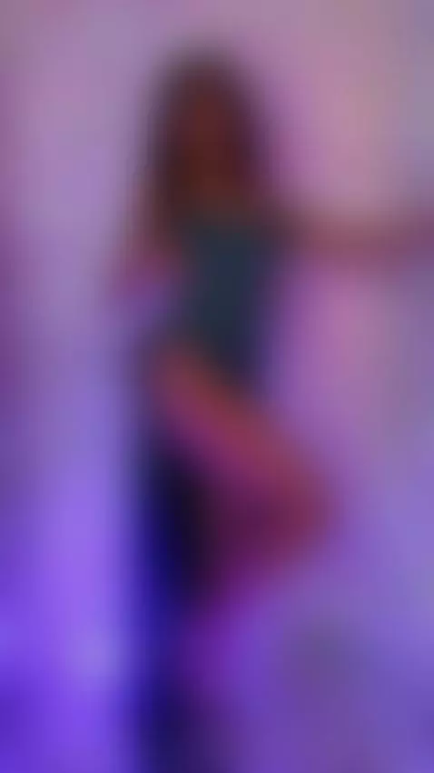 Come to the Queen castle by corinne-benson