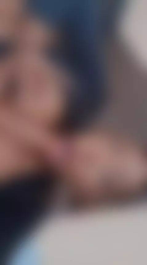 come to me and feel how I suck your cock by firemorocha1