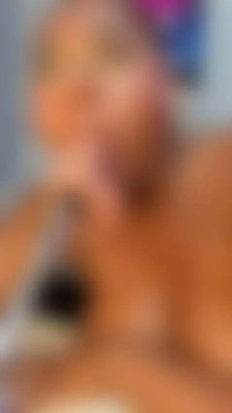 I suck a huge cock, I put it deep in my throat 🍆🤤 by firemorocha1