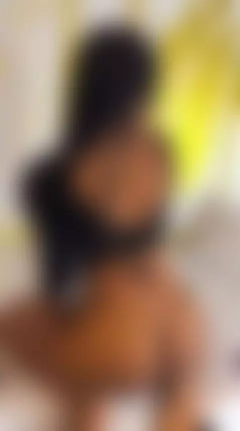 In black shaking my ass in front of the camera 🎥💦 by juliette033