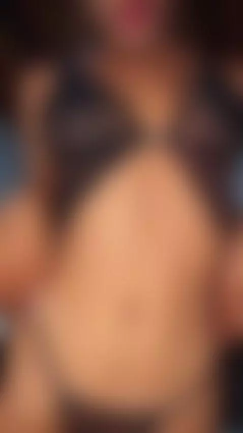 Teasing you with every curve of my body 💋🔥 by juliette033