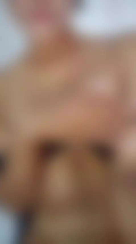 My little tits want your attention 🍒😈 by juliette033