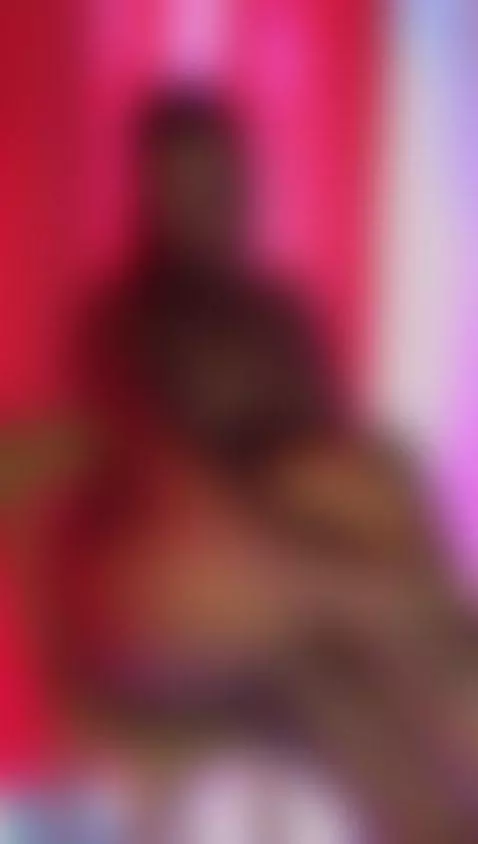 Wet and ready… for your eyes 🍑👀 by erismodel3