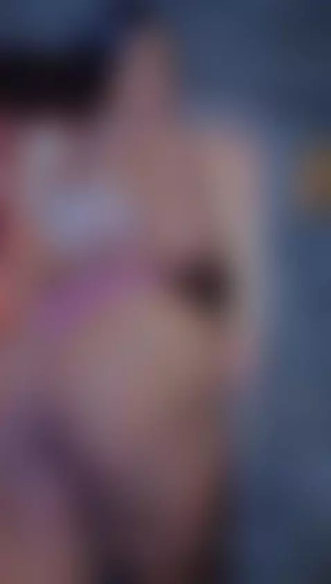 My skin craves your caresses... 🤲💓 by erismodel3