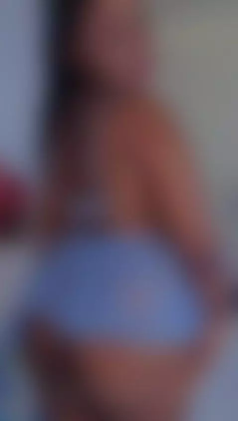 Hold me softly with your thoughts... 💭💋 by erismodel3