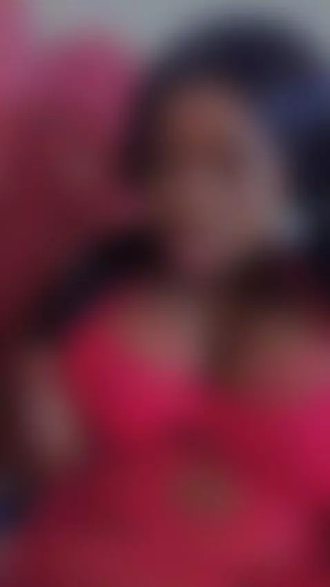 Moving softly to tempt you 😈💫 by erismodel3