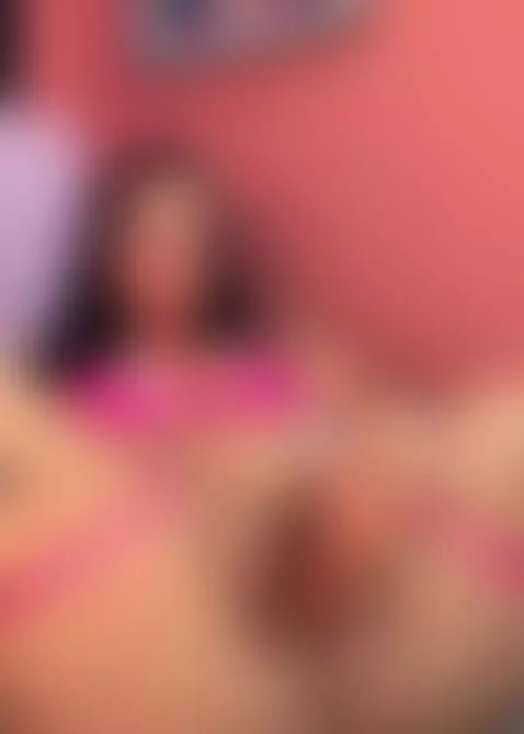 My pussy is warm and ready to be fucked, baby 🥵🍆 by hottbrunettee