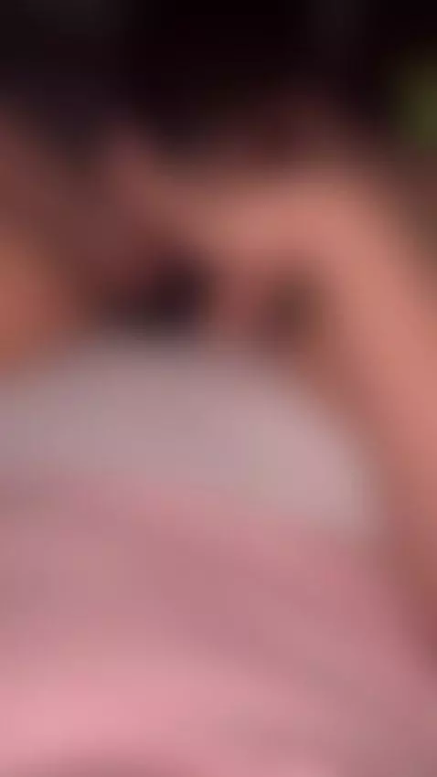 my house is alone and I feel hot by natynath69