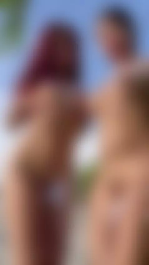 nos acompañas en la playa by laurafoox