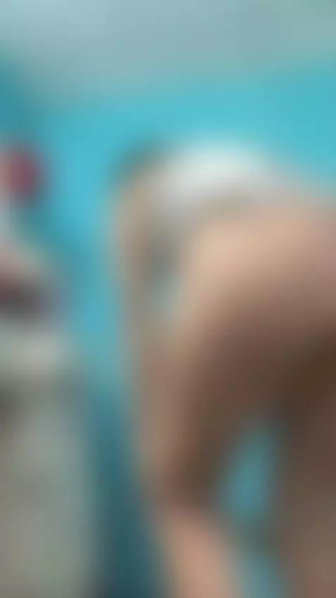 free 👇¿me ayudas a colocarmela? by laurafoox