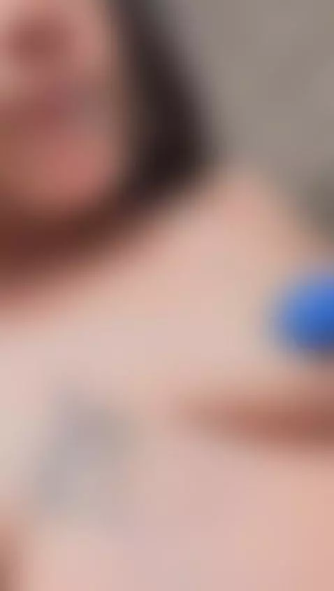 My juicy tits wanna be licked for u daddy 🍒 by kiinkybritney