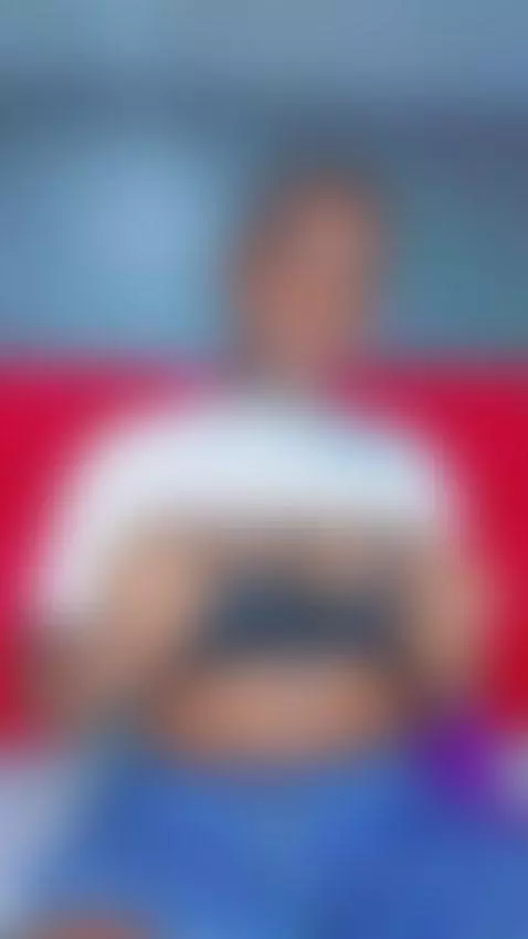 kiss me bb by beilon-dayanna