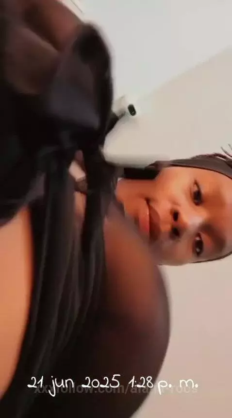 bounces my tits on your face by alana-roos